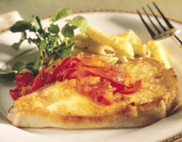 Палтус рецепт быстро и вкусно. Палтус жареный на сковороде. палтус жареный фото. фото палтус запеченный с луком и помидорами.
