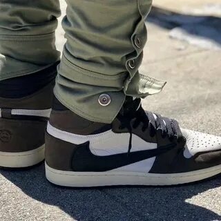 Nike air jordan 1 high travis scott