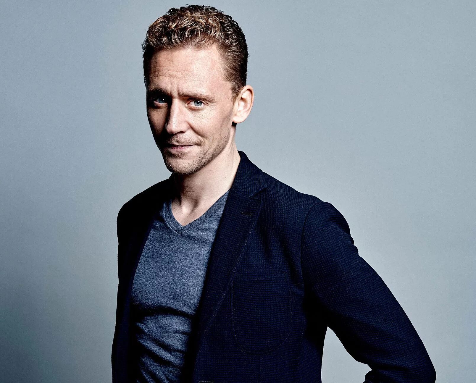 том хиддлстон фотосессии. том хиддлстон фотосессии 2020. том хиддлстон. тома хиддлстон. томас хиддлстон 2019.