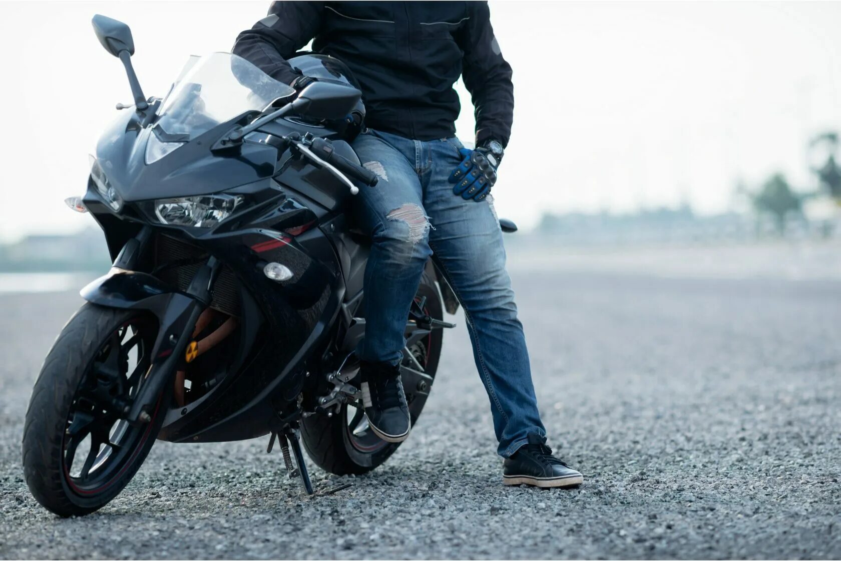Мотоциклы сток. Мотоциклы сток. Split leg motorbiker girls. Вдвоём на trident 660. Харлей дэвидсон турист.
