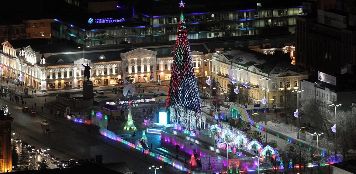 площадь 1905 года ледовый городок. екатеринбург 2020. ледяной городок площадь 1905 года екатеринбург. екатеринбург обзорная экскурсия. свердловск новый.