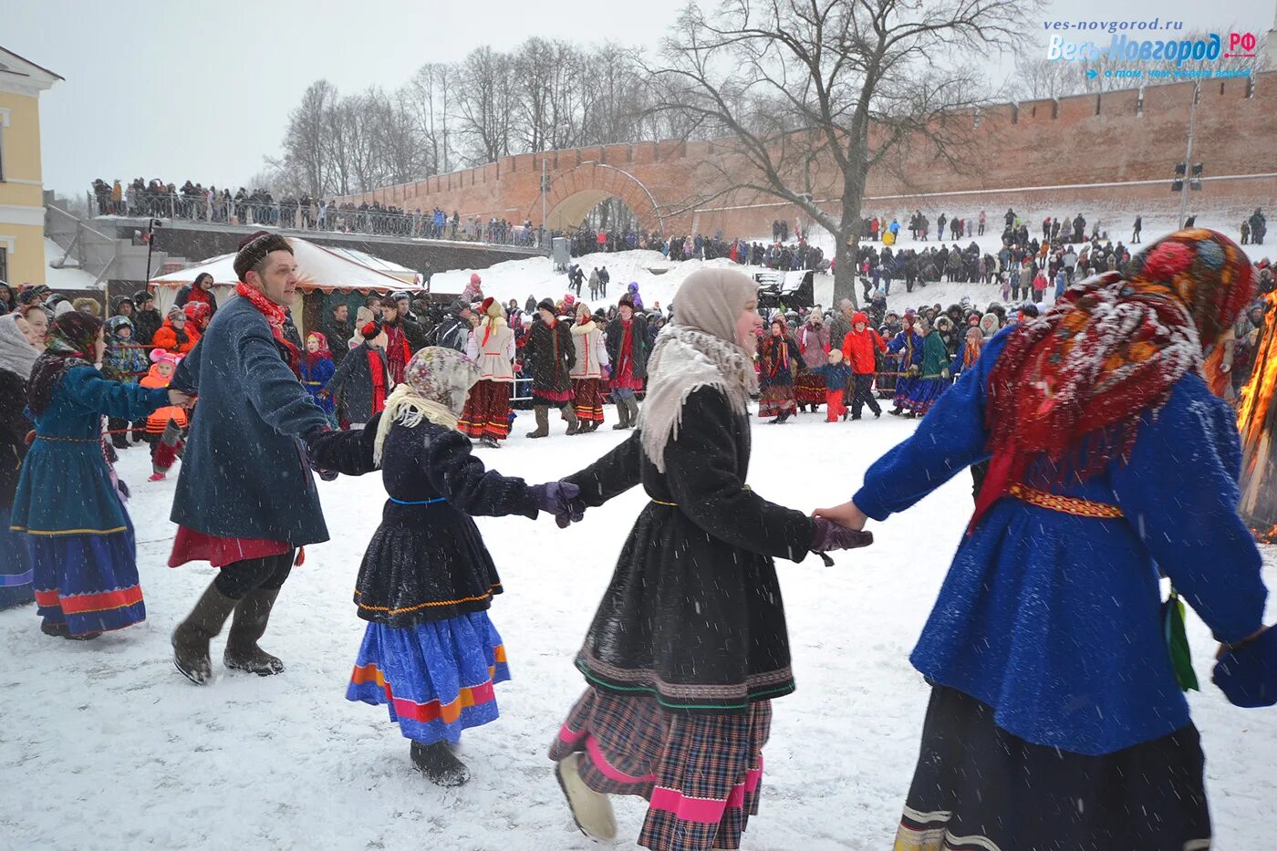 Масленица георгиевск. Масленица в Великом Новгороде. Масленица Великий Новгород. Масленица 2017. Великий Новгород народные гулянья.