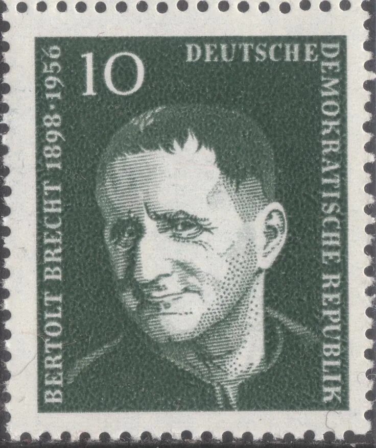 Брехт. Bertolt Brecht. Бертольд Брехт фото. Портрет Брехта цветной.