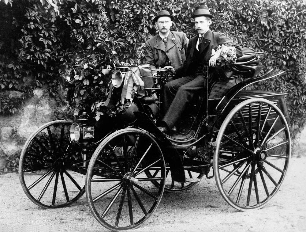 Первый автомобиль бенца. Бенц Моторваген 1894. Панар Левассор 1894 год.