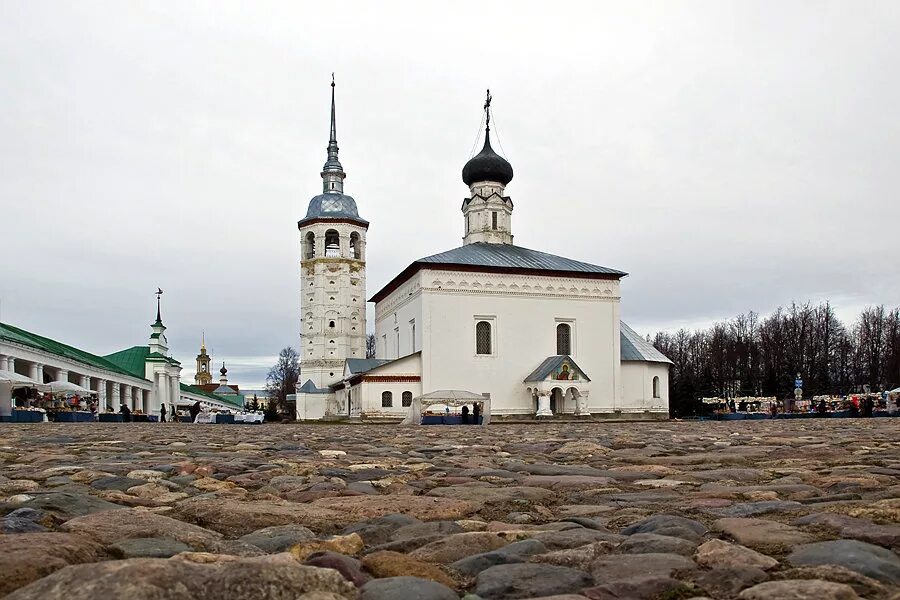 посадские ряды в суздале. торговые ряды суздаль. суздаль площадь города. город суздаль торговые ряды. торговая площадь суздаль.