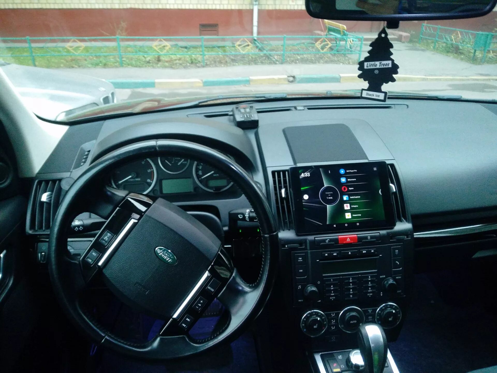 Ленд ровер установка. Land rover freelander 2 магнитола. магнитола в фрилендер 2 2013. фрилендер 2 магнитола андроид. магнитола ленд ровер дискавери 3 на андроид.