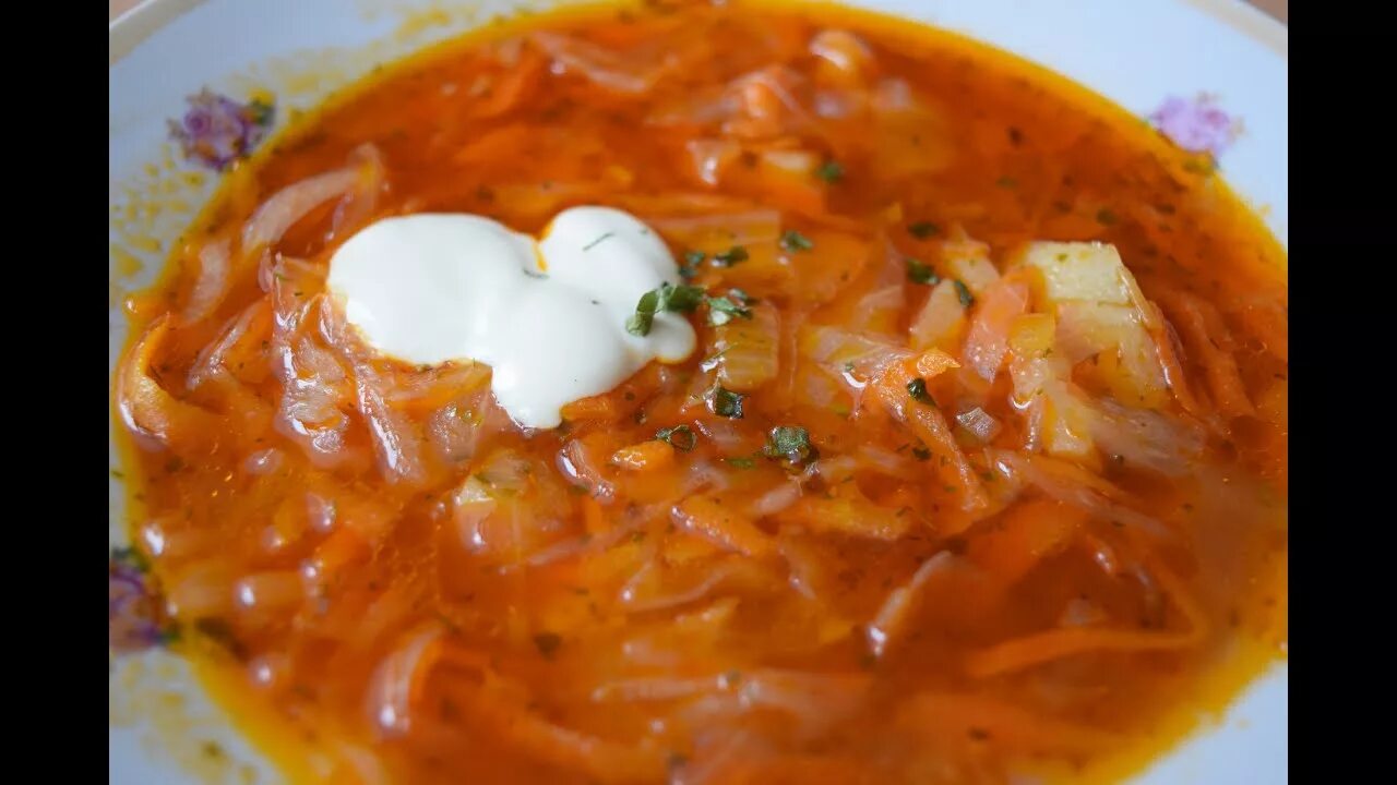 Щи со свежей свеклой. Борщ с капустой. борщ с капустой и картофелем. вкусные щи из свежей капусты. борщ с квашеной капустой и с картофелем.