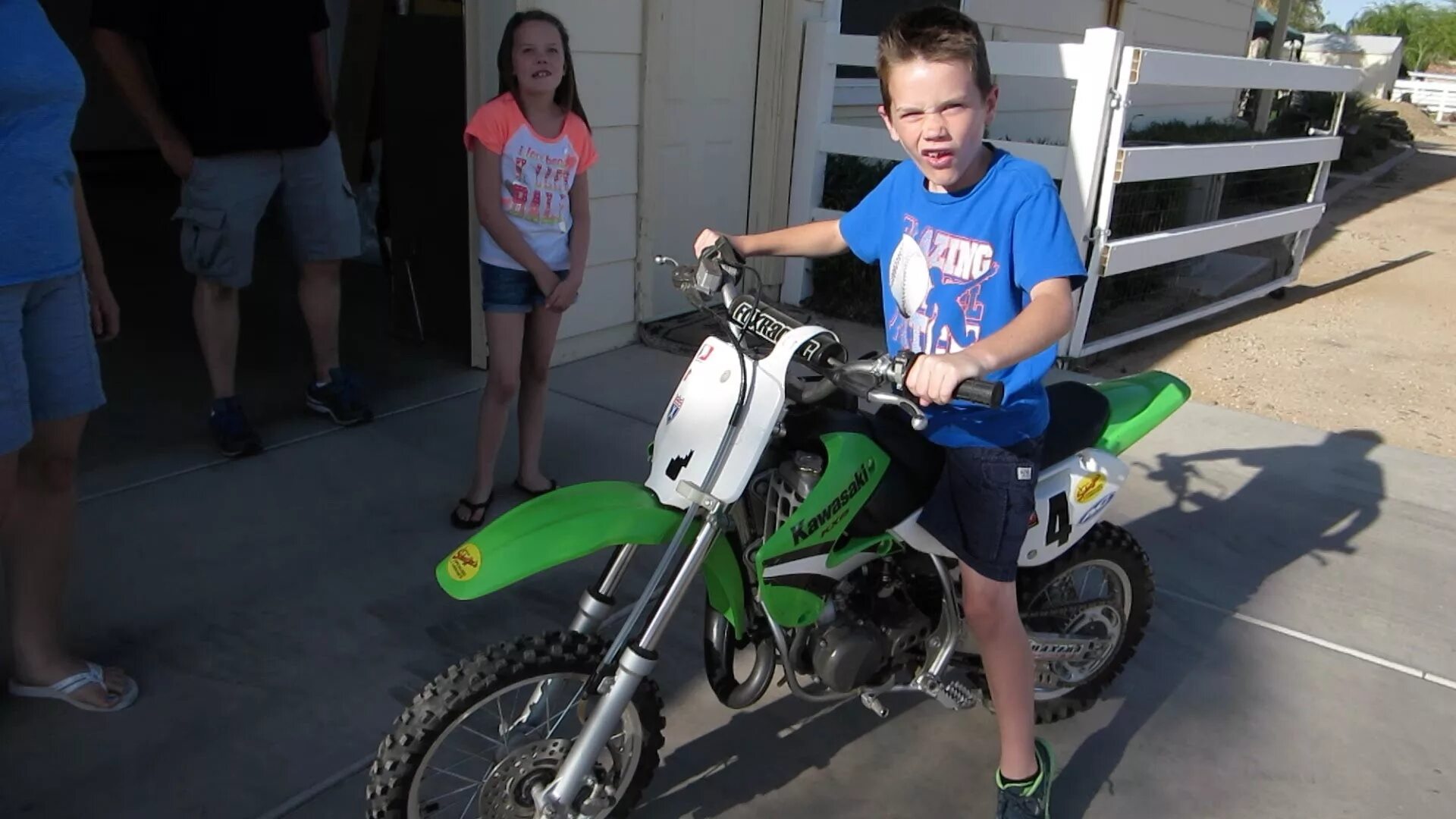 Мотоцикл для детей. Питбайк детский. Маленький мотоцикл. Мотоцикл для детей 14 лет.