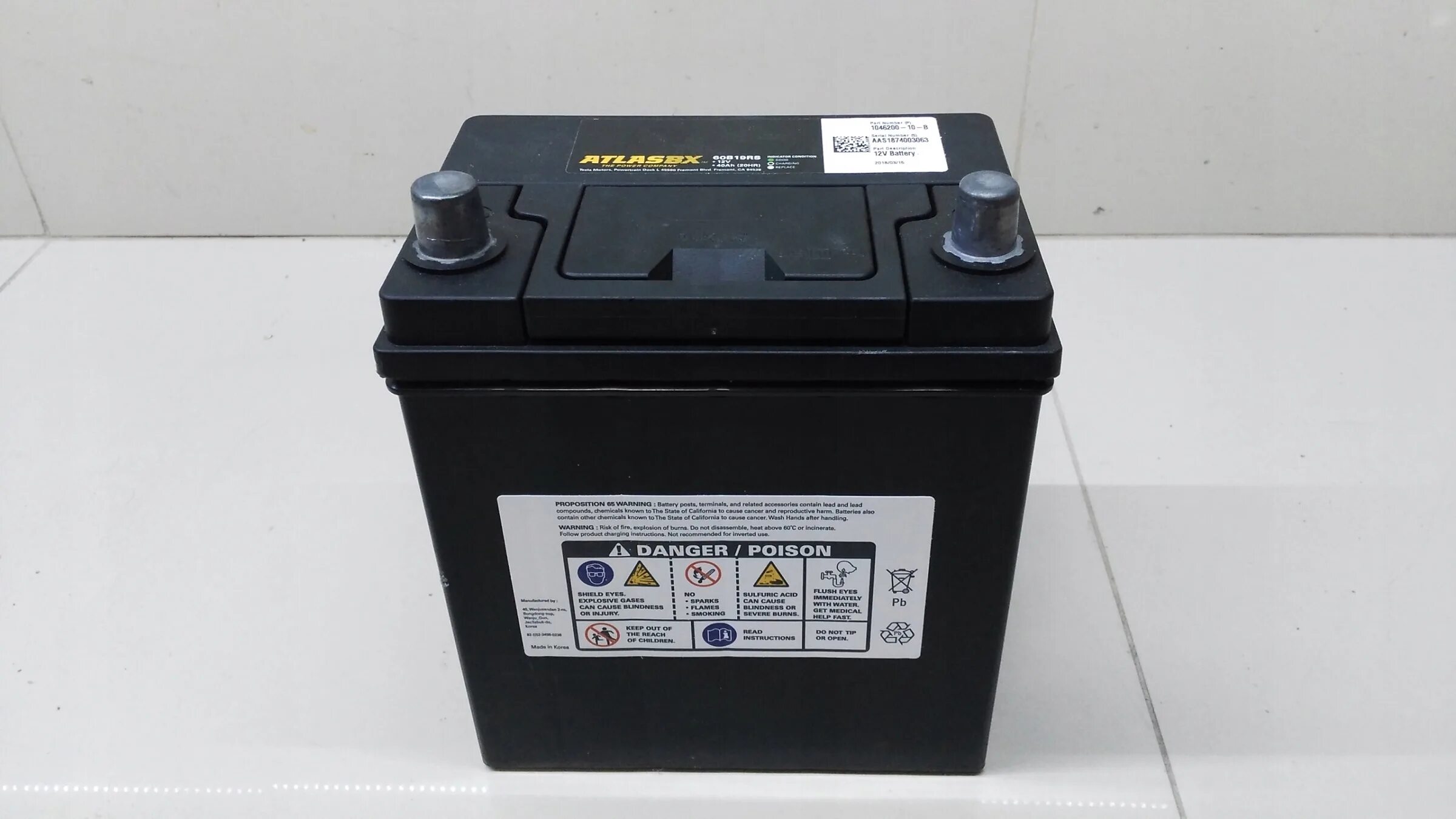 Аккумулятор model. 12v аккумулятор tesla model 3. аккумулятор 12в tesla model 3. акб tesla 12в 75 ah. tesla акб 12в.