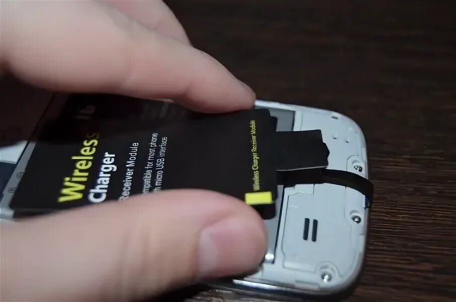 Самсунг galaxy s5 не заряжается батарея. Samsung j3. Современные гаджеты для женщин. Зарядка для смартфона. Смартфон заряжается.