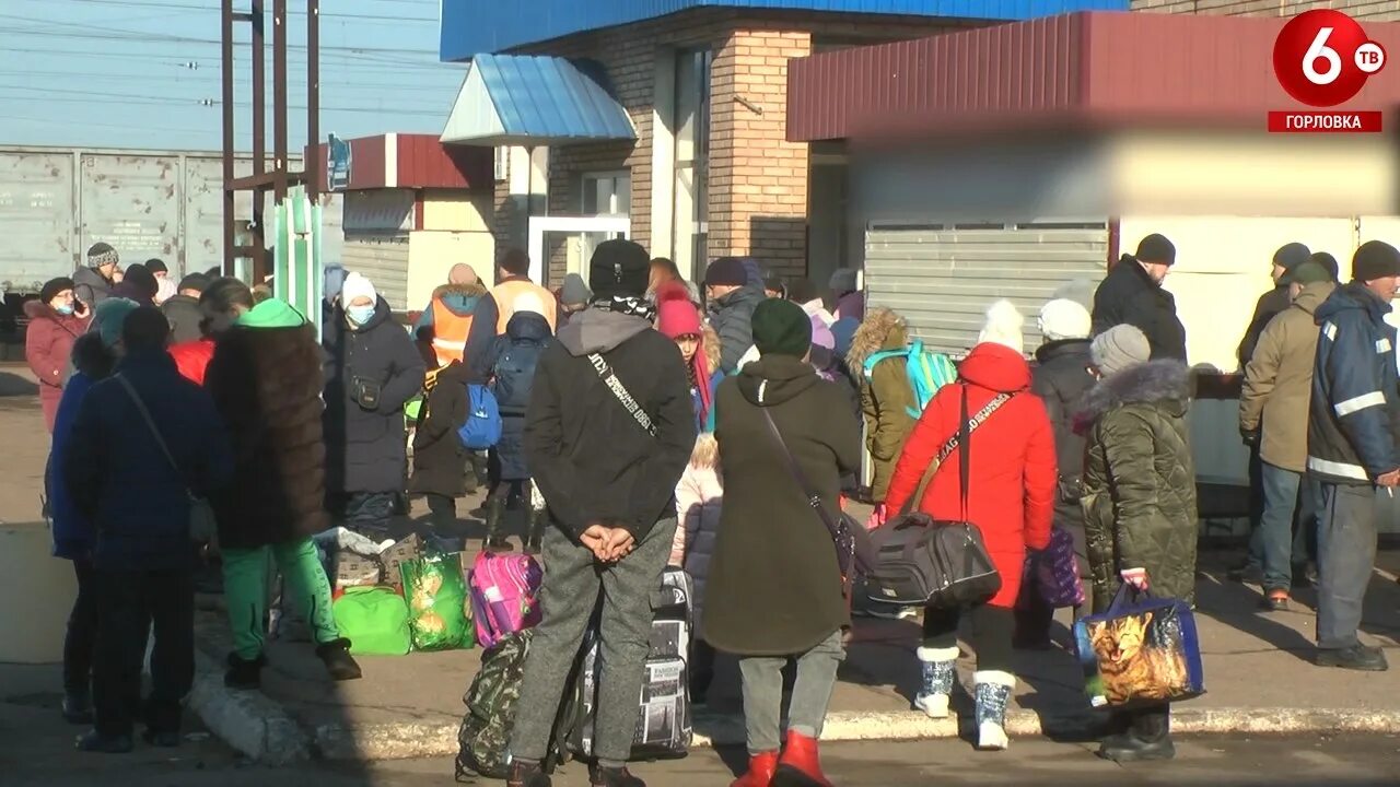 Эвакуация мирного населения на Украине очередь. Эвакуация в школе Ставрополь. Кровавая неделя в Горловке. Регистрация эвакуированных граждан. Когда мобилизованных вернут домой 2024 свежие