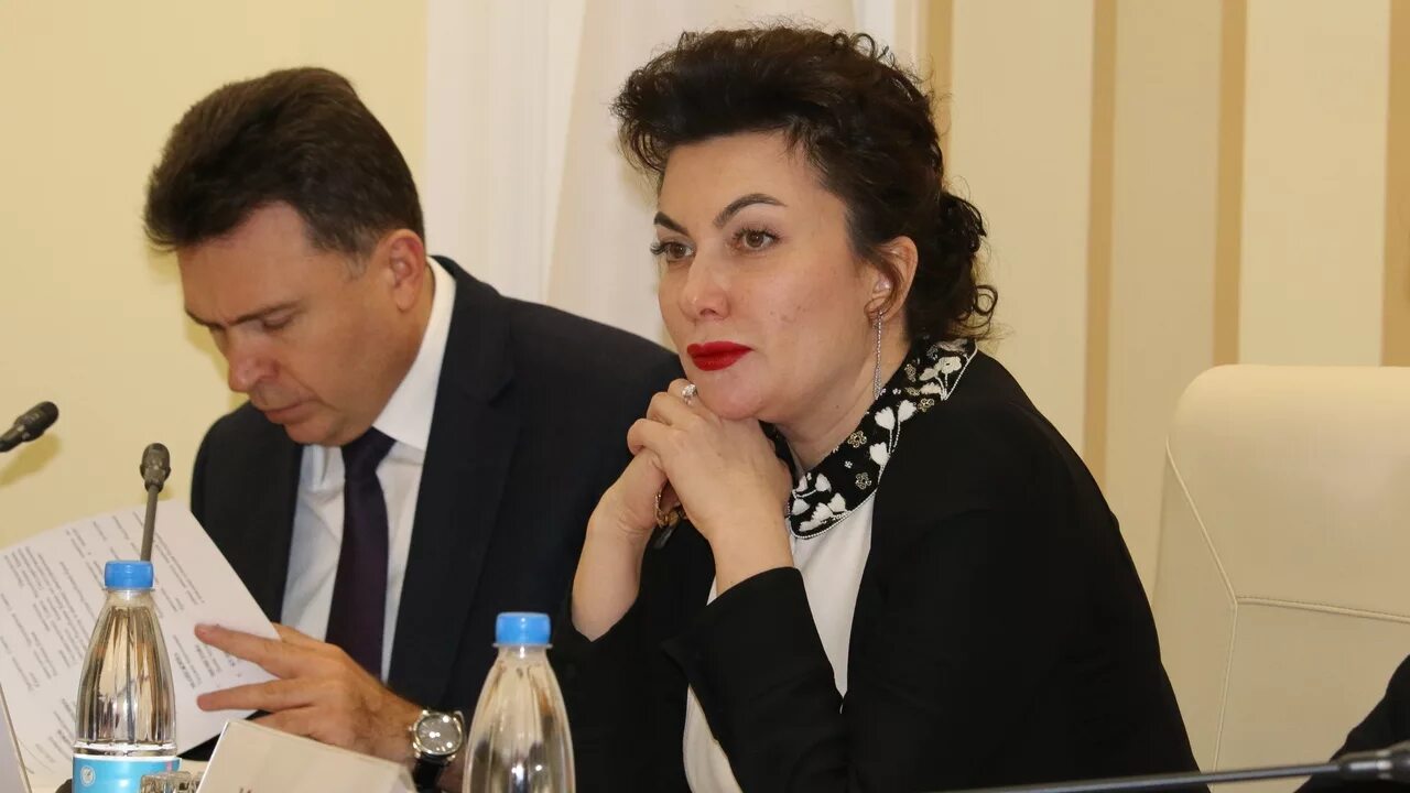 Новосельская министр культуры крыма. Новосельская министр культуры крыма. Экс министр культуры крыма. Новосельская почта. Новосельская почта.