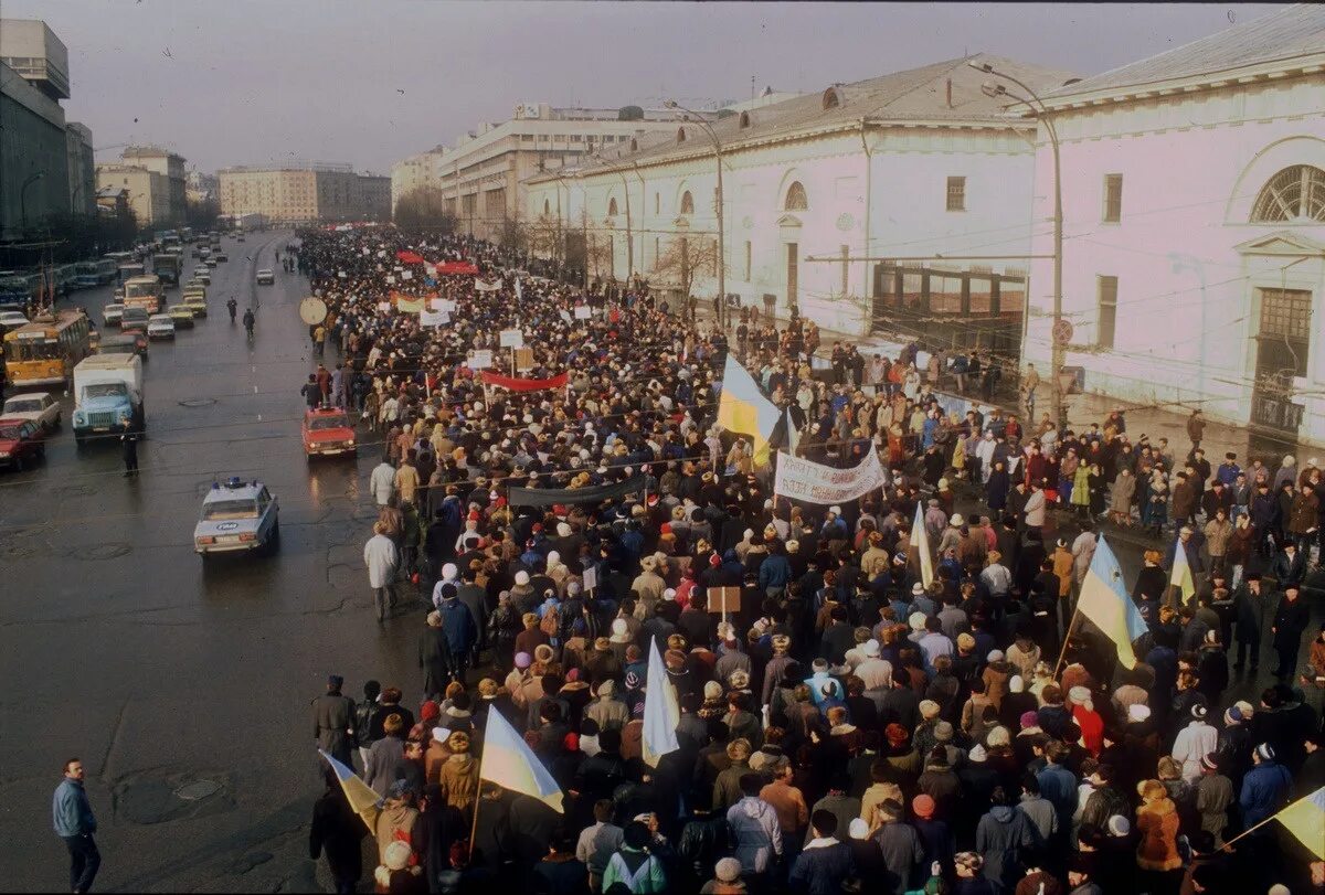 Важные события 2000. Митинги 1980-х. Протестное шествие в Москве 1993. Митинг в России 2000е. События 2000-х.