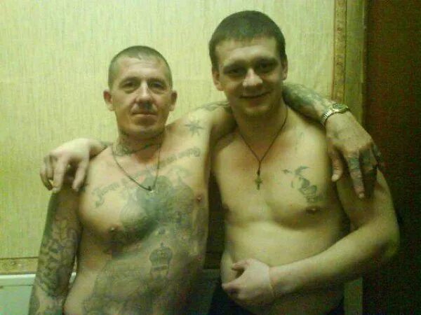 Два зека. Два зека. Саша север вор наколки. Два зека. Два зека.