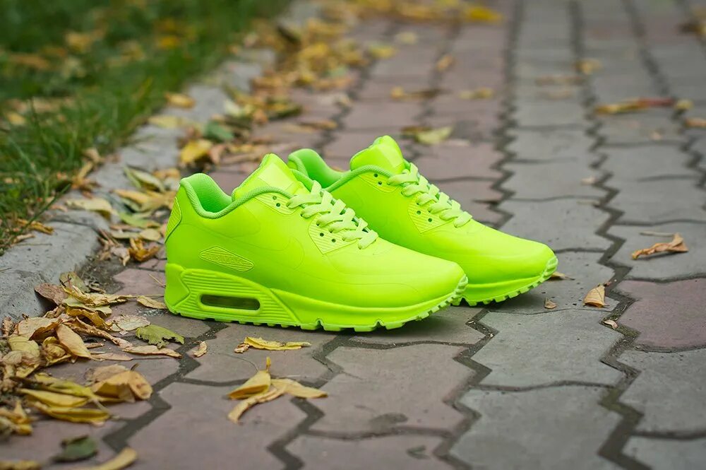 Яркие найки. Nike Air Max 90 Hyperfuse салатовые. АИР Макс 90 салатовые. Найк Эйр Макс салатовые. Кроссовки найк АИР Макс 90 Hyperfuse.