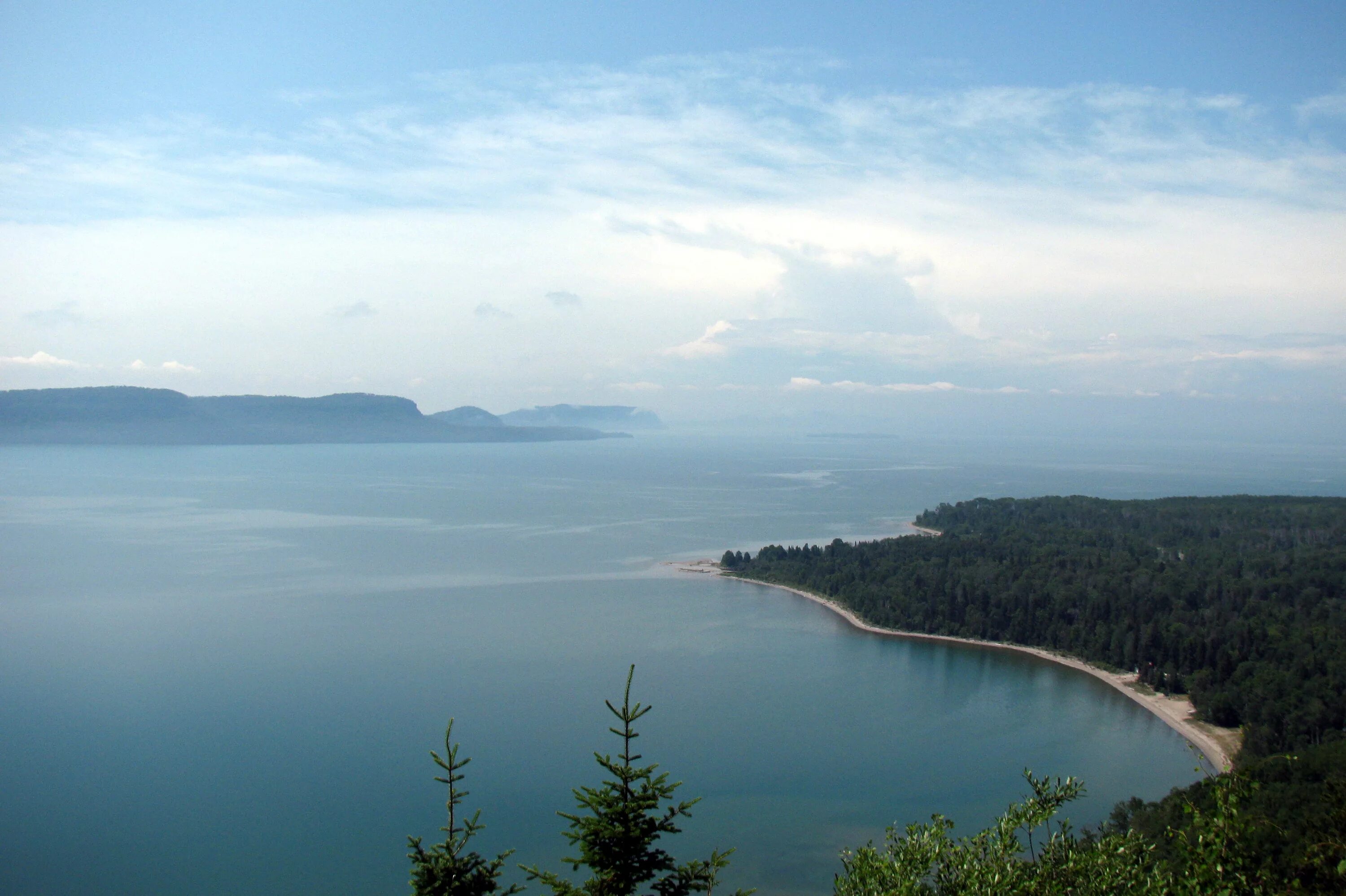 Верхнее озеро (Lake Superior). Канада. Великие американские озера озеро верхнее. Озеро сьюпериор Канада. Озеро верхнее Северная Америка.