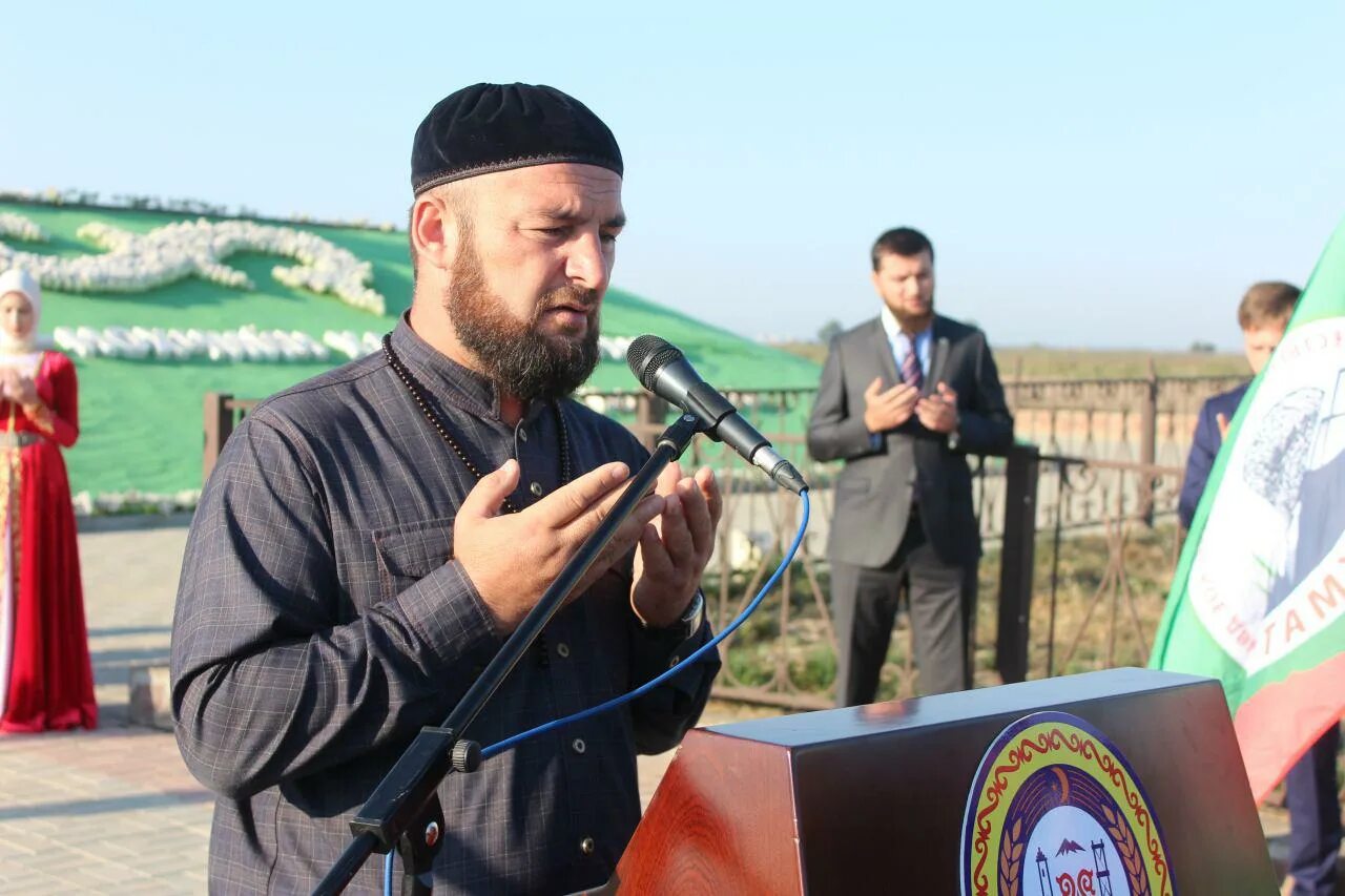 Чеченская республика село джалка школа. Село джалка чеченская республика. Погода в гудермесе. Джалка село дворец делимханова. Погода в джалке на неделю точный.