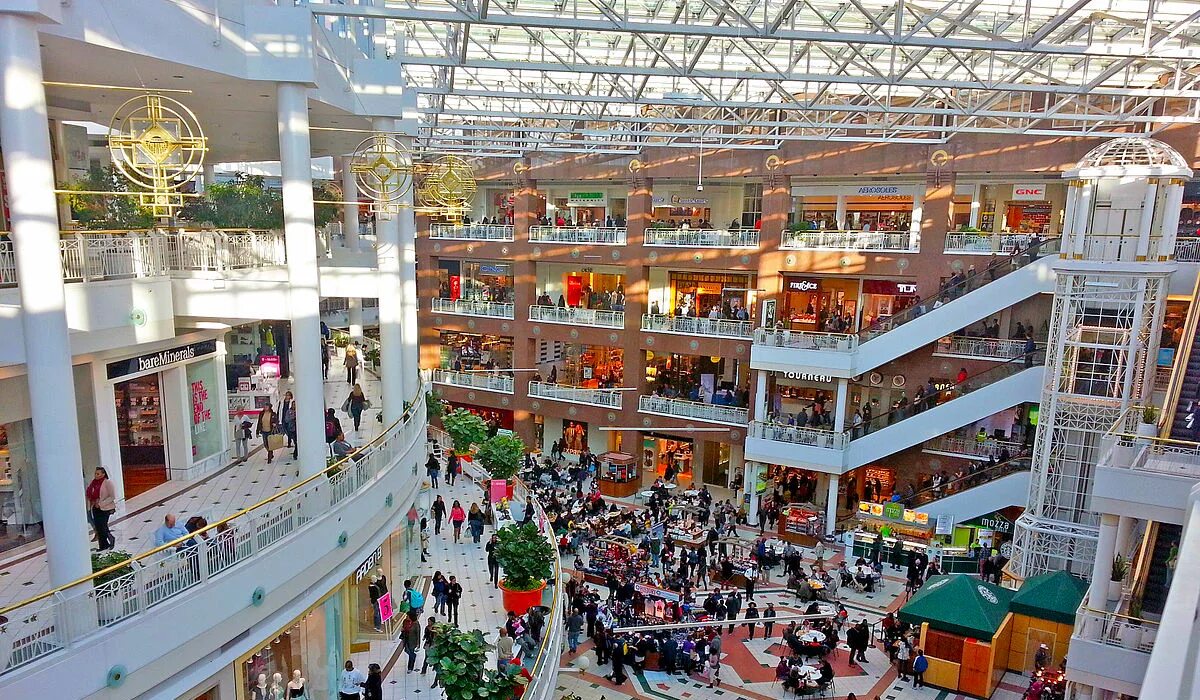 торговый центр veer mall екатеринбург. самый большой торговый центр в москве авиапарк. трц галерея санкт-петербург. большой торговый центр в городе 8. большой торговый центр в городе 8.