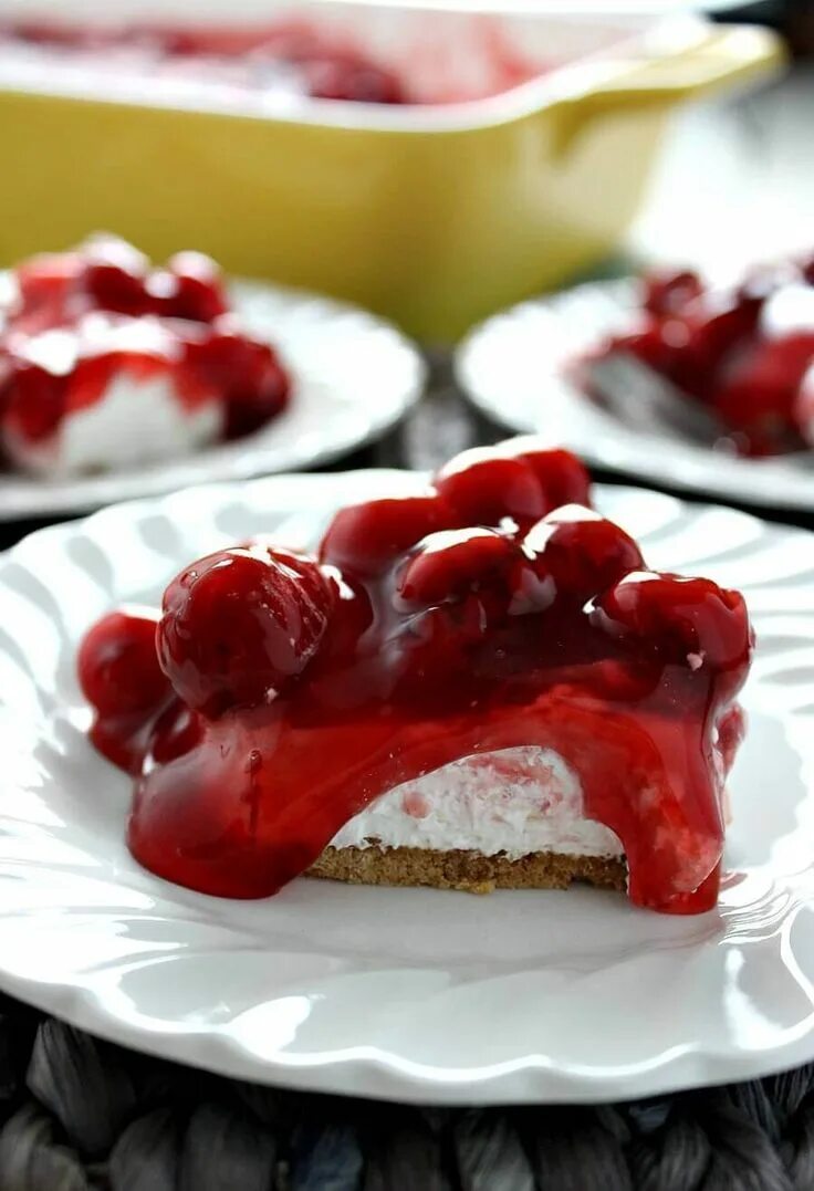Zo maak je hét Britse toetje: Knickerbocker Glory0001 Kersen desserts, Toetjes, 
