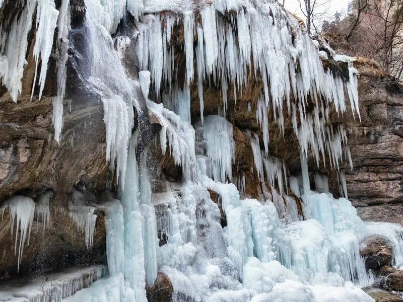 Чегемские водопады экскурсия из кисловодска. Чегемские водопады кисловодск. Чегемские водопады экскурсия из кисловодска. Чегемские водопады экскурсия из кисловодска. Экскурсии в приэльбрусье из кисловодска.