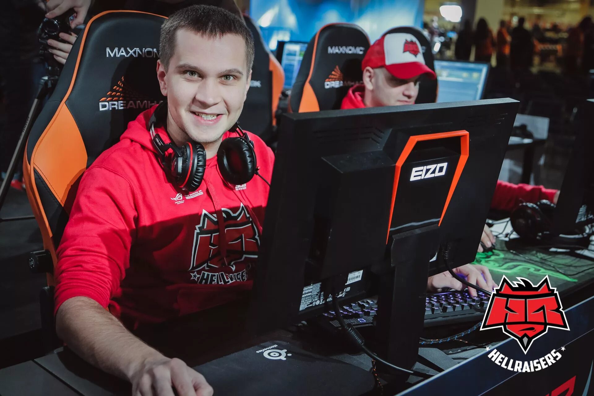 Markeloff cs 1.6. Егор маркелов 2025. маркелов флипсайд. егор маркелов кс. navi markeloff cs 1.6.