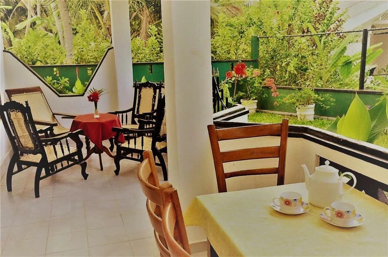 Sea view 3 унаватуна. Sea view beach resort 3* (унаватуна). sea view deepal villa 3 унаватуна. унаватуна ресторан. унаватуна кафе фото.