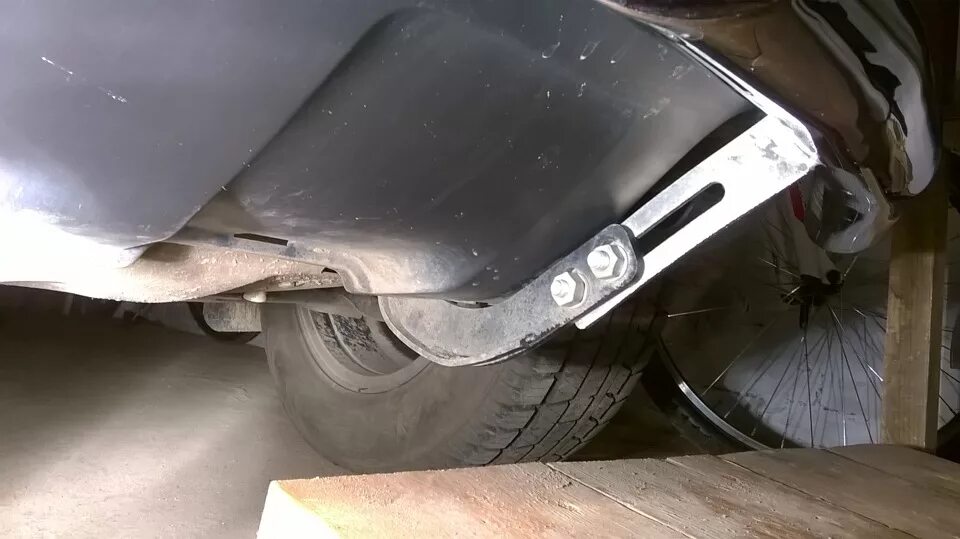 Защита под задним бампером. Защита заднего бампера renault duster. крепление защиты рено дастер. рено дастер защита заднего бампера своими руками. рено дастер с защитной трубой.