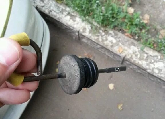 Как проверить уровень в вариаторе хонда. Щуп вариатора peugeot 4007. щуп хонда цивик 1999. щуп акпп honda civic ferio ek3. honda fit g3 щуп вариатора.