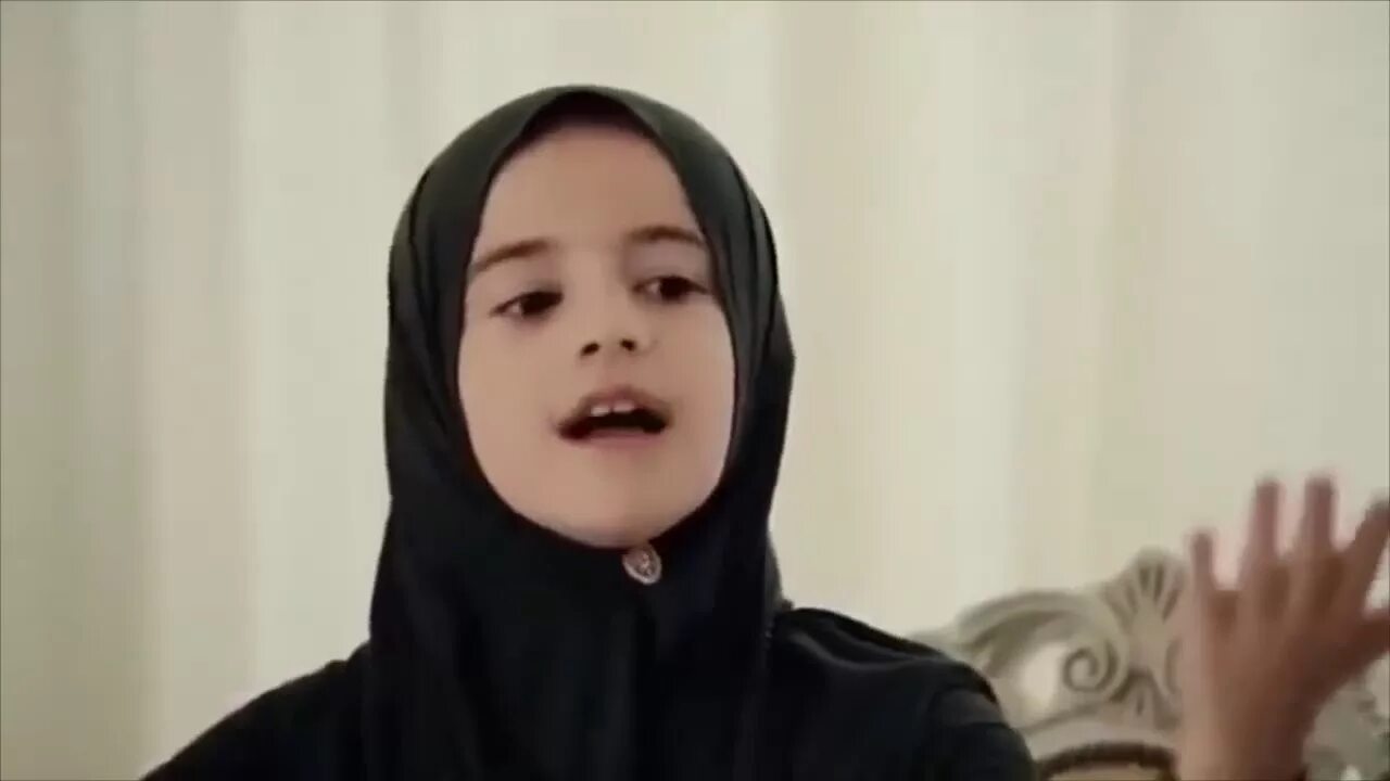 Нашиды поет девушка. Девочка поет нашид. Девушка Поющие нашиды. Нашид гордость уммы. Девочка поет из Корана.