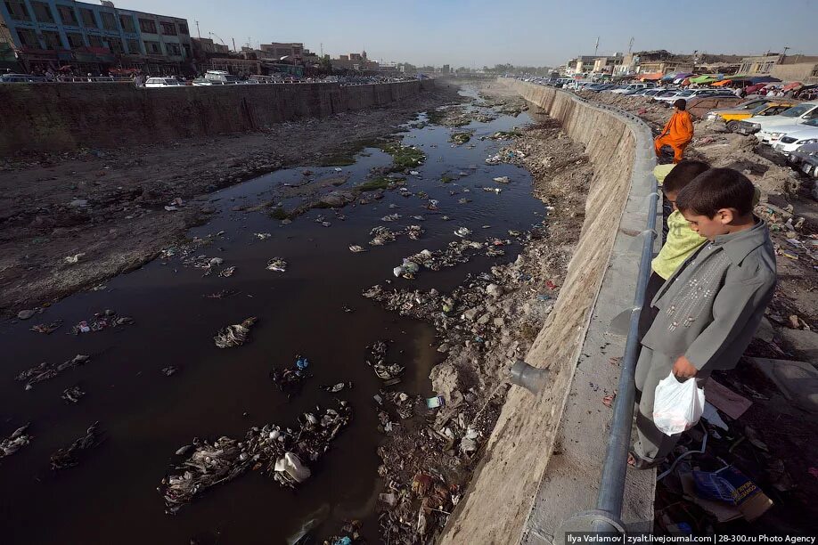 Река Кабул в Афганистане. Кабул набережная реки. Загрязнение воды в Москве.