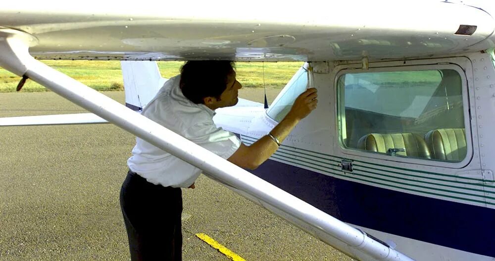 Preflight check. Самолёт со стеклянным дном. exterior inspection в самолете. самолеты со сдвижными створками. preflight inspection.