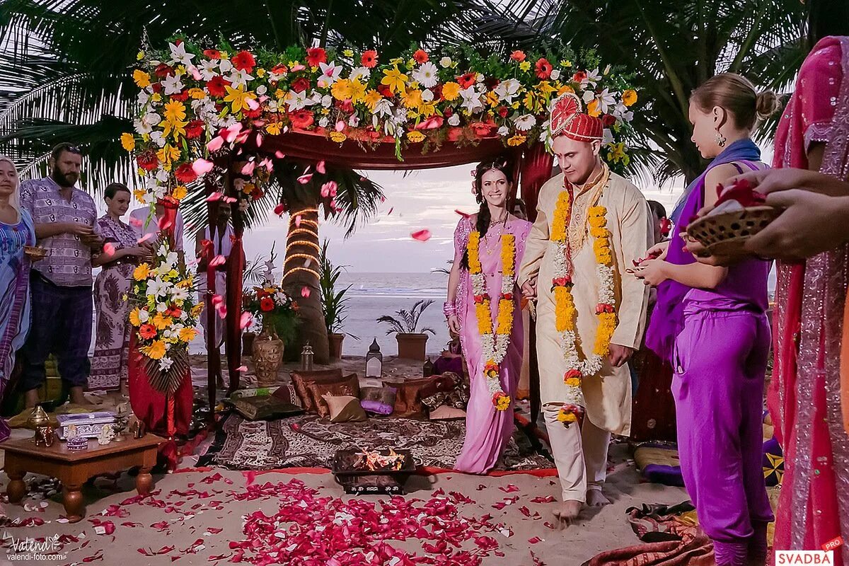 Свадьба в стиле Индии. Свадебная церемония в Индии. Свадбеная церемония в инди. Свадьба на Гоа.