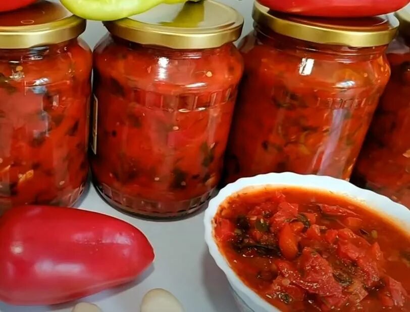 Рецепт самого вкусного лечо на зиму. Лечо из помидоров на зиму пальчики оближешь. Лечо из болгарского перца с томатным соком. Закуска из перца на зиму. Закрутки лечо.