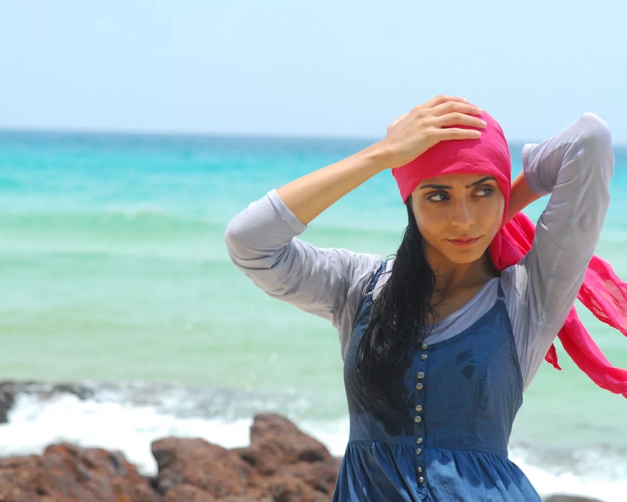 хиджаб платок. женщина в турции. турецкие женщины обычные. турчанки в стамбуле. женщина в турции.