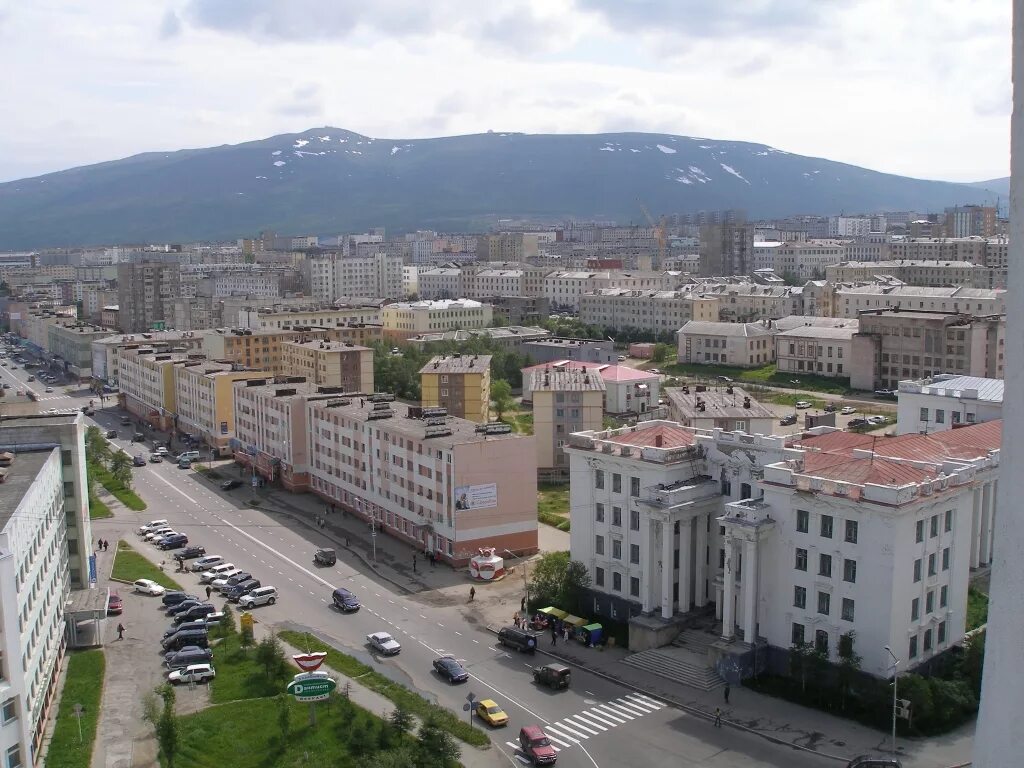 Сколько времени будет в магадане. Магадан ул Колымская д 9. Магадан Испания. Магадан население. Административный центр города Магадан.