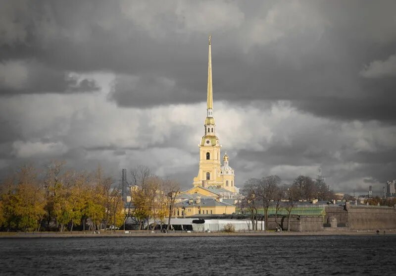 Шпиль в петербурге. Адмиралтейская игла в Санкт-Петербурге. Петропавловская крепость (Санкт-Петербург), Адмиралтейство. Адмиралтейская игла Петропавловская крепость. Шпиль Адмиралтейства в Санкт-Петербурге.