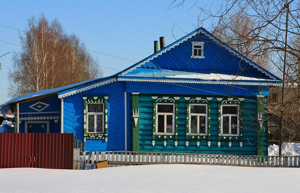 Традиционное жилище Курганской области. Традиционное жилище Тамбова. Жилище русского народа. Синий деревенский дом. Жилища народов твоего края