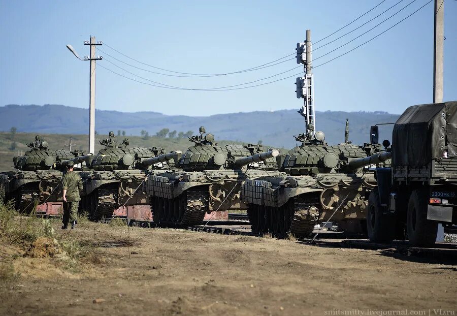 Военные восток. Перегруппировка войск. Перегруппировка армии. Перегруппировка войск РФ. Полигон учения Восток 2014.