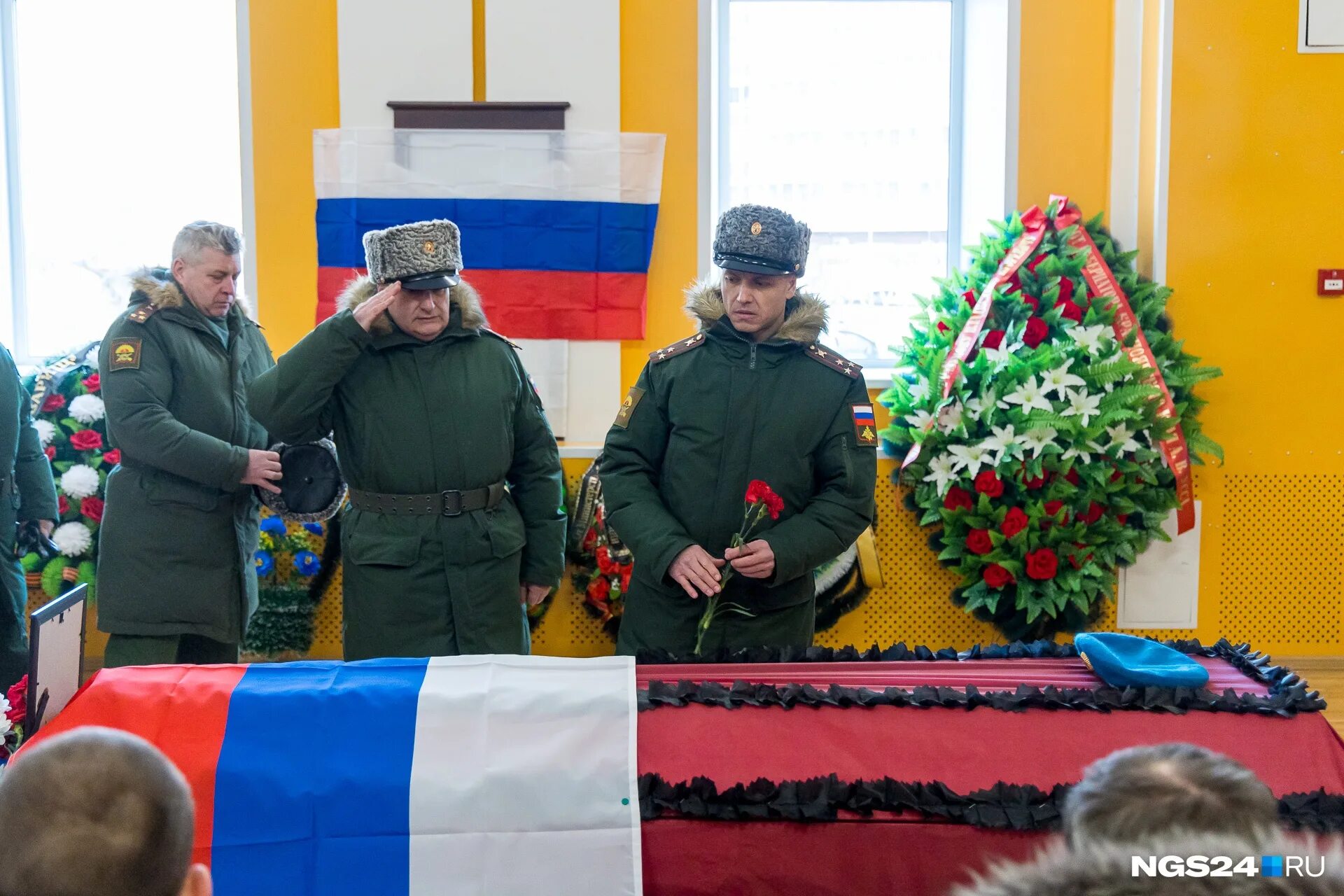Похороненная 18. Похороны солдата погибшего на Украине. Похороны солдат погибших в Украине 2022. Могилы погибших на Украине российских военных 2022.