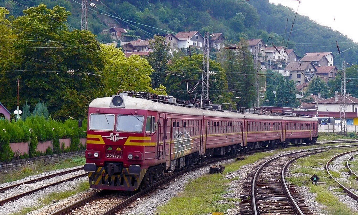 Эр25 электропоезд. Болгария эр25. Поезда Болгарии. Железная дорога в Болгарию.