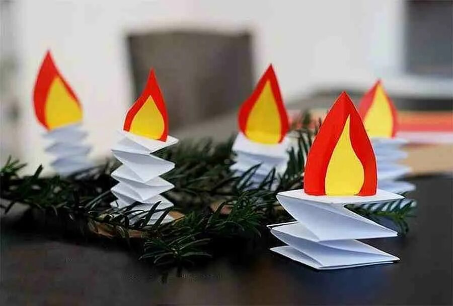 новогодняя свеча своими руками из бумаги. поделка свеча. подсвечник из втулок. новогодняя свеча из бумаги. поделка свеча из бумаги.