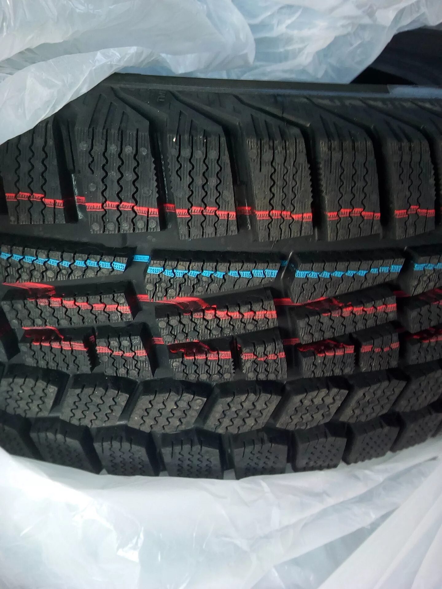 Виатти зима липучка. Viatti 205/65r16 95t brina v-521 tl. Viatti brina v-521 205/60. Виатти 521 липучка. Yokohama шины виатти 16 липучка.