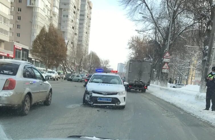 Авария на ново садовой. Самара авария Ново Садовая. ДТП на Ново садовой 01.12.2022. ДТП на Ново садовой Масленникова.