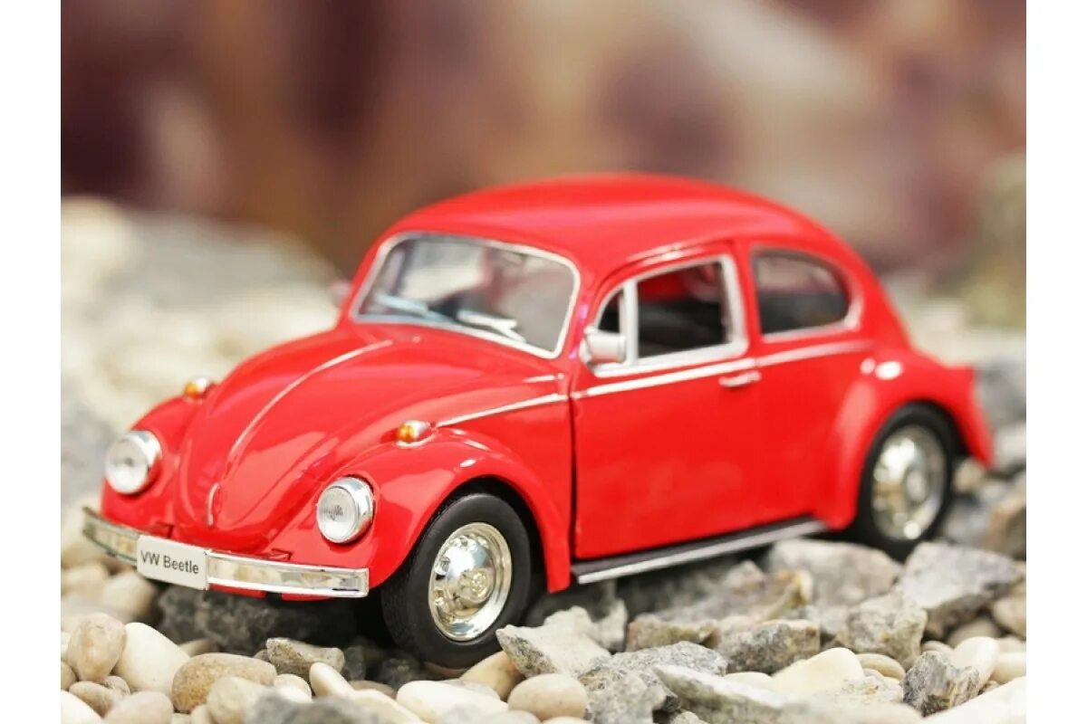 Машинка volkswagen. Игрушечная Фольксваген Битл. Машинка Mobicaro 1:32 Volkswagen 1967 Beetle. Жук Фольксваген 39. Фольксваген Битл детская машинка.