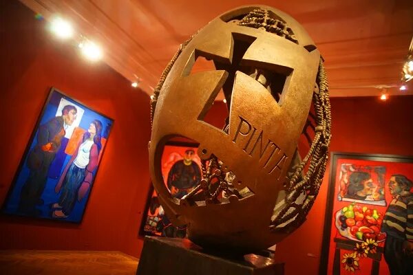 «рождение нового человека» церетели севилья. статуя колумба церетели. памятник колумбу церетели в севилье. памятник колумбу церетели. церетели рождение нового человека.