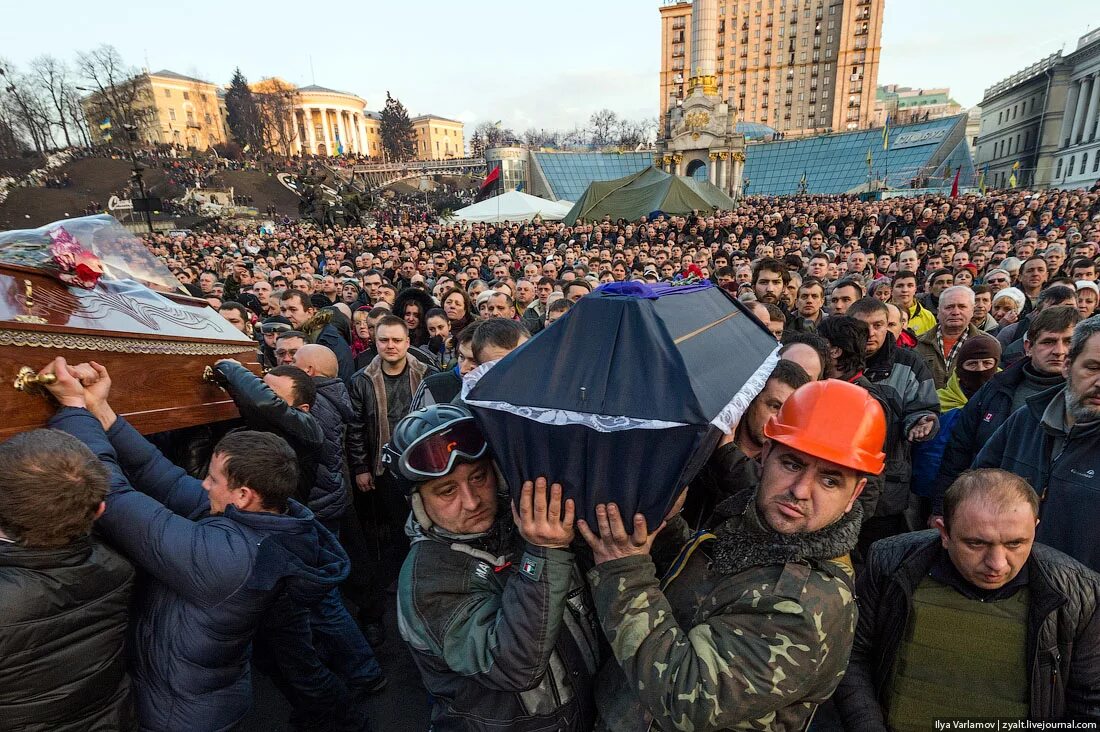Майдан 2014 кратко и понятно. Майдан Украина 2014 площадь. Майдан 2014 площадь независимости.