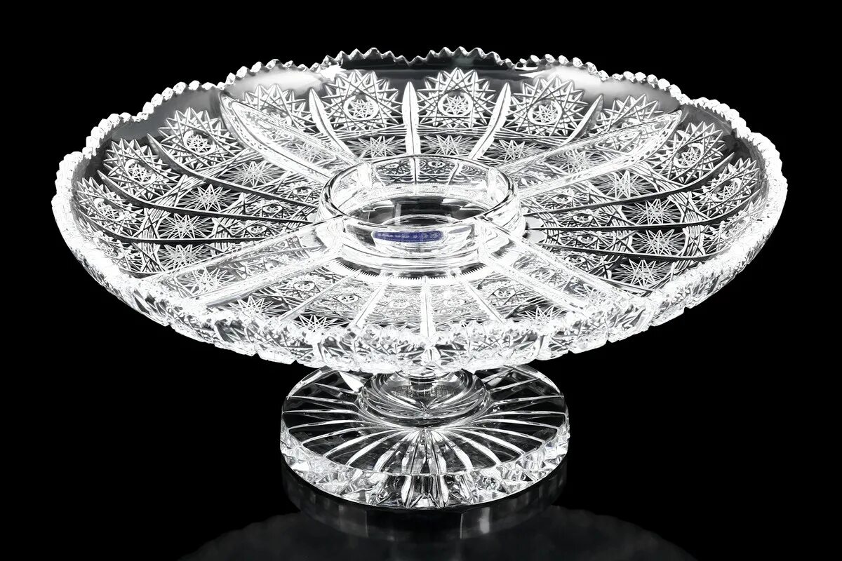 Богемский хрусталь графа гарраха. Ваза на ножке 11см d23см 850712w иран. Хрусталь прозрачный. Хрустальный лотос фен шуй. Конфетница на ножках круглая.