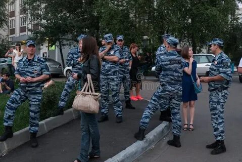 Омон едет