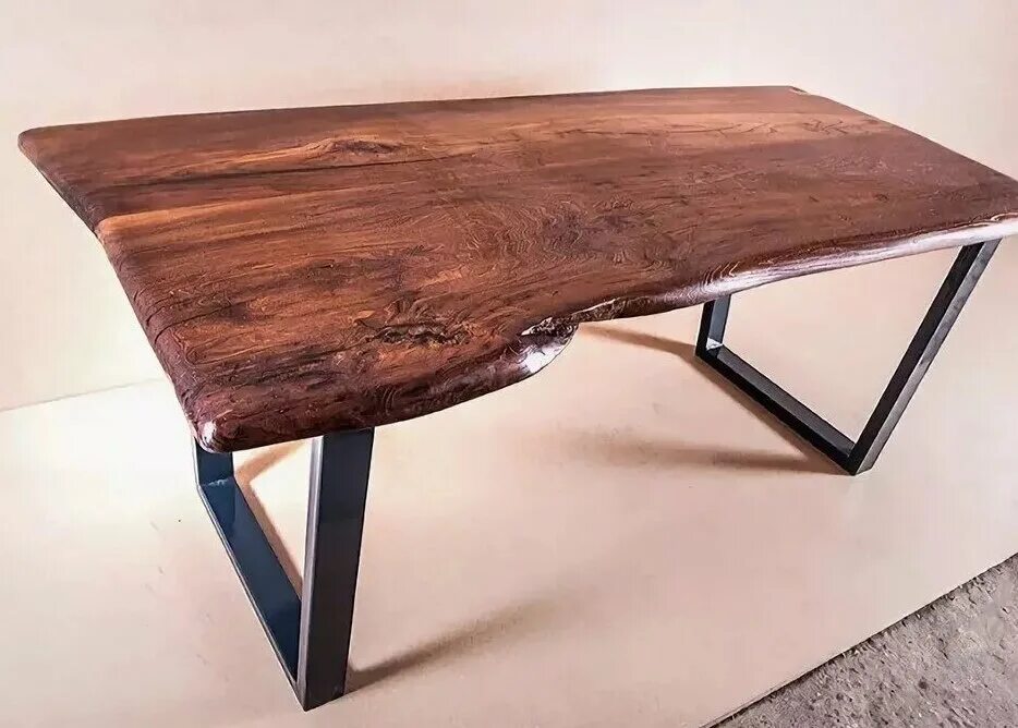 обеденный/стол/лофт/кокоболо. стол в деревянном доме. сундук в интерьере. Hard furniture. стол дерево.