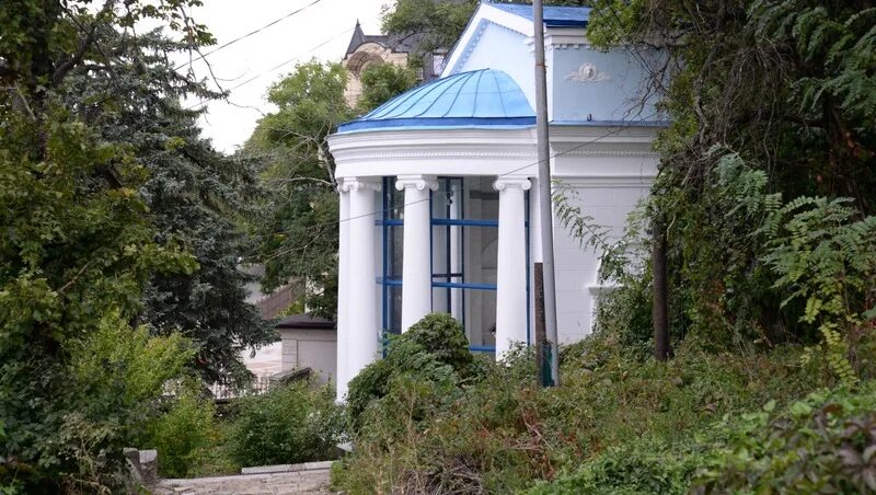 Лермонтовская вода. Славяновский бювет железноводск. Лермонтовский источник в железноводске. Лермонтовский бювет в железноводске. Лермонтовский источник в железноводске.